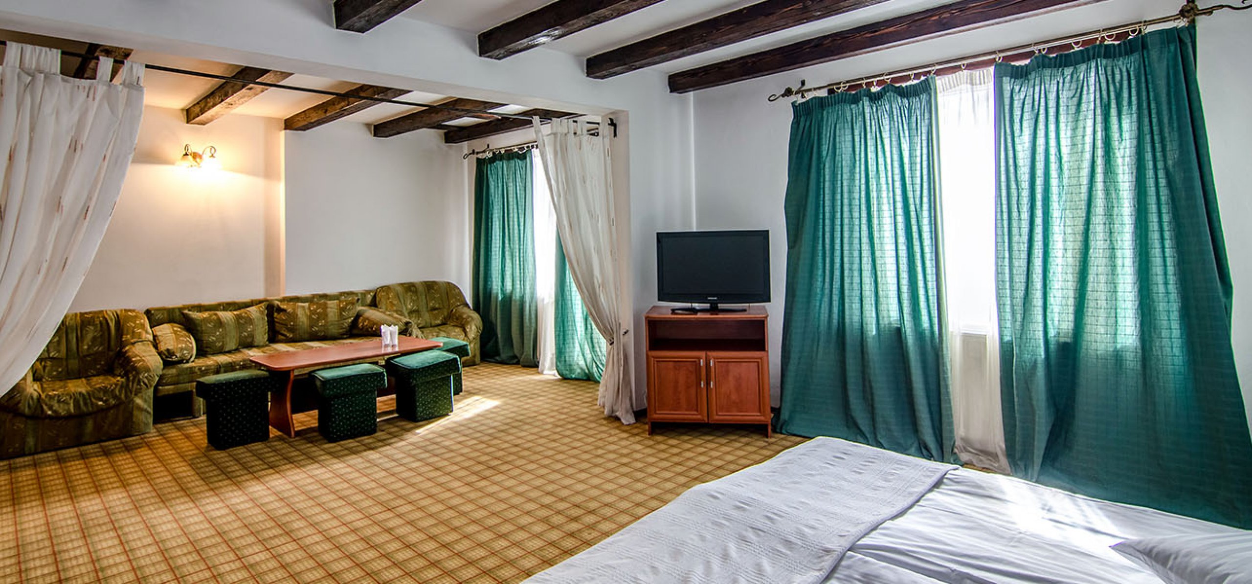 suita-spatioasa-hotel-gradistea-hoteluri-moeciu suita-spatioasa-hotel-gradistea-hoteluri-moeciu